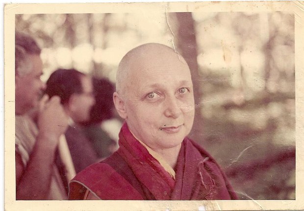 དགེ་སློང་མ་ Freda Bedi འམ་ཀརྨ་མ་དཔལ་མོ་མཁས་མཆོག་གི་ལོ་རྒྱུས།