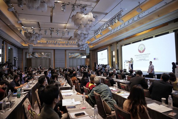 ཐེ་ཝན་དུ་ཆོས་དད་རང་དབང་གླེང་སྟེགས་ལྷན་ཚོགས་ཐེངས་གཉིས་པ།