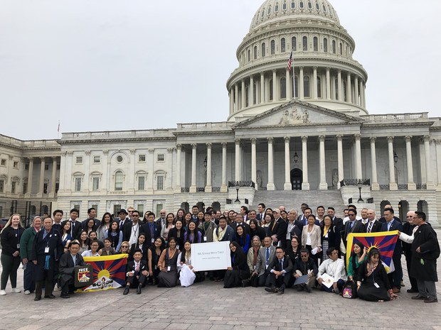 ཨ་རིའི་རྒྱལ་ས་ཝ་ཤིིང་ཊོན་དུ་༢༠༡༩ལོའི་བོད་དོན་ཞུ་གཏུག་གི་ལས་འགུལ་སྤེལ་བཞིན་པ། ཨ་རིའི་རྒྱལ་ས་ཝ་ཤིིང་ཊོན་དུ་༢༠༡༩ལོའི་བོད་དོན་ཞུ་གཏུག་གི་ལས་འགུལ་སྤེལ་བཞིན་པ།