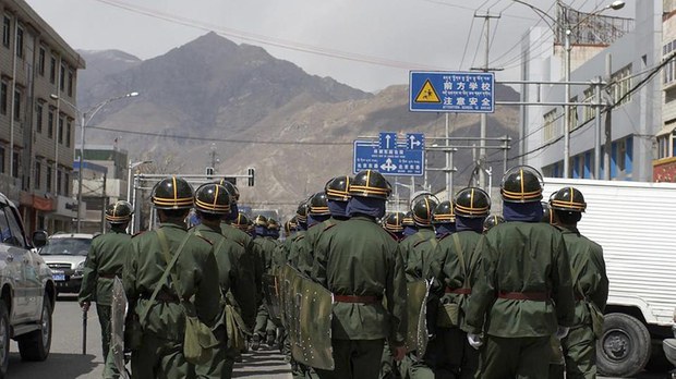 དབྱིན་ཡུལ་གྱི་ལོ་འཁོར་འགྲོ་བ་མིའི་ཐོབ་ཐང་གི་སྙན་ཐོ།